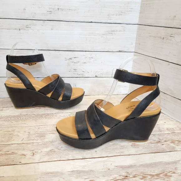 Kork-Ease Black Platform Sandals - Picture 5 of 13